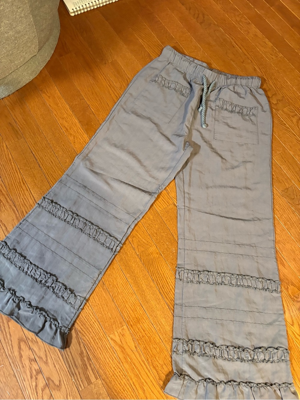 Women’s ' Ruffle Trim Wide-Leg Pants - Gray large